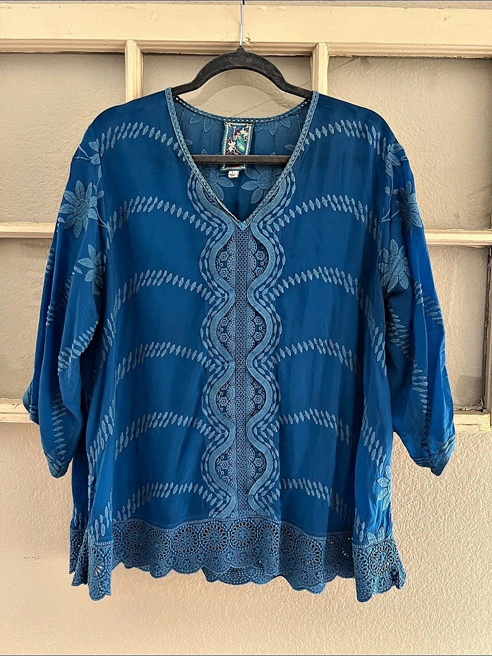 Johnny Was Analuisa Embroidered Floral Tunic in Blue L